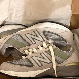 New Balance 990 Sneakers